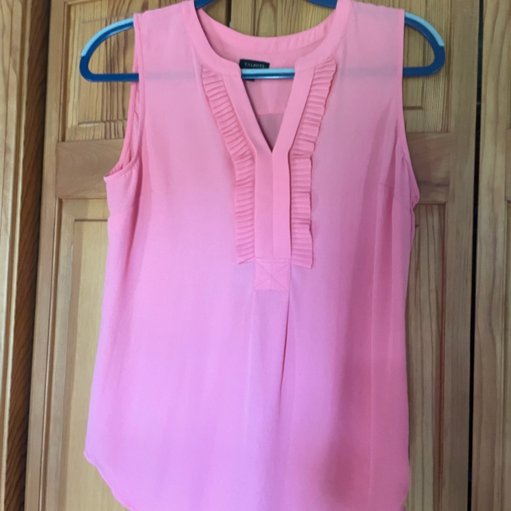 Talbots size S. Sleeveless shirt.